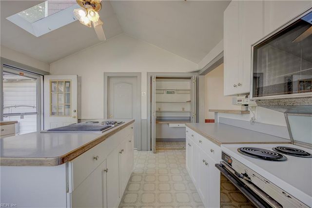 1512 Mathews TER, Portsmouth, VA 23704