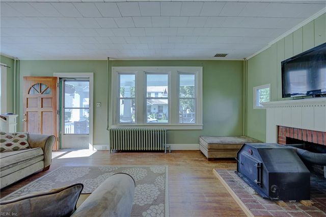 1512 Mathews TER, Portsmouth, VA 23704