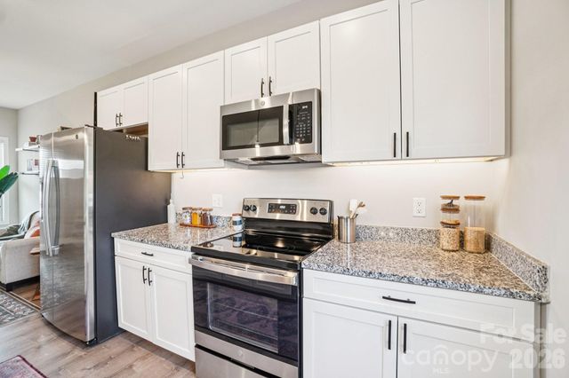 688 Dairy Street, Hendersonville, NC 28739