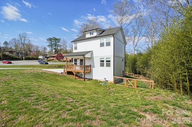 688 Dairy Street, Hendersonville, NC 28739