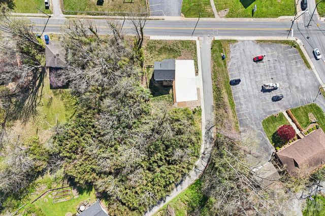 688 Dairy Street, Hendersonville, NC 28739