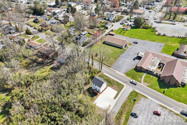 688 Dairy Street, Hendersonville, NC 28739