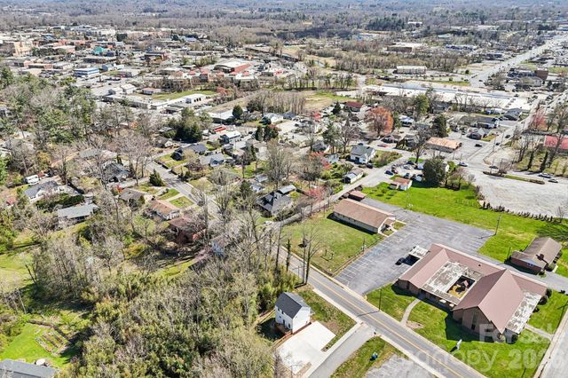 688 Dairy Street, Hendersonville, NC 28739