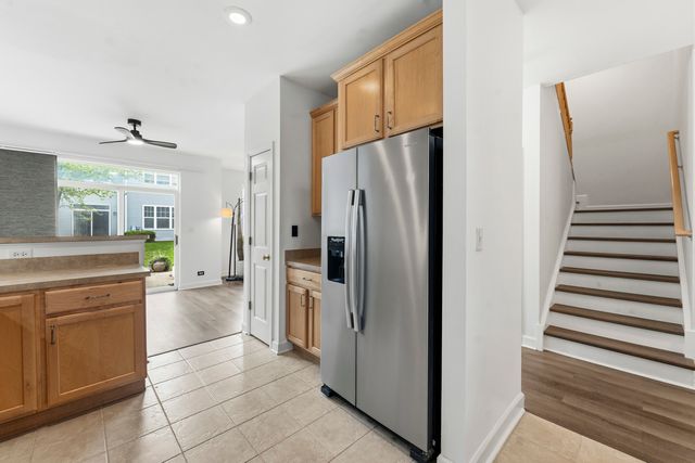 2890 Glacier Way B, Wauconda, IL 60084