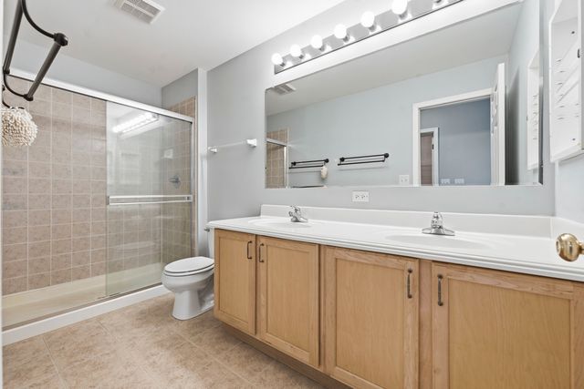 2890 Glacier Way B, Wauconda, IL 60084
