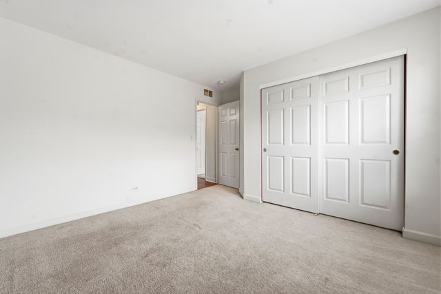 2890 Glacier Way B, Wauconda, IL 60084