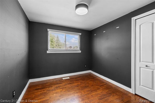 692 Easley Drive, Westland, MI 48186