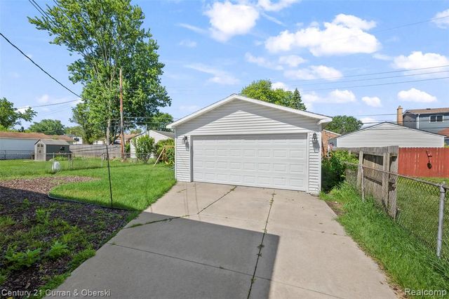 692 Easley Drive, Westland, MI 48186