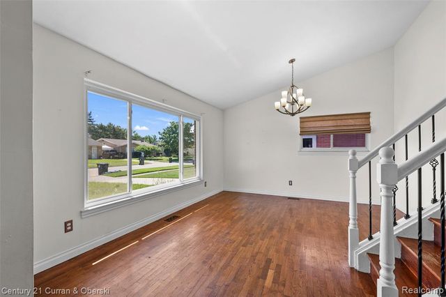 692 Easley Drive, Westland, MI 48186