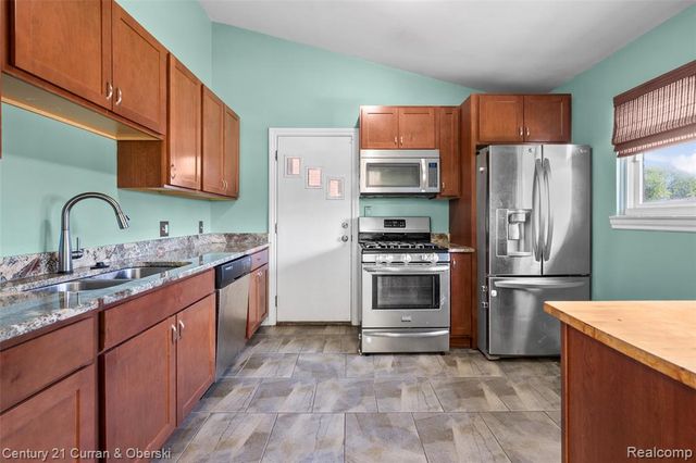 692 Easley Drive, Westland, MI 48186