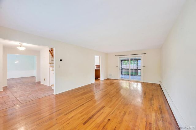 30 Fort Hill Road, Huntington, NY 11743