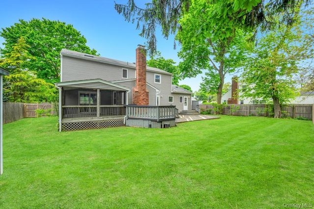30 Fort Hill Road, Huntington, NY 11743