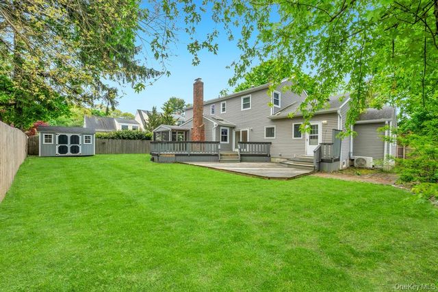 30 Fort Hill Road, Huntington, NY 11743