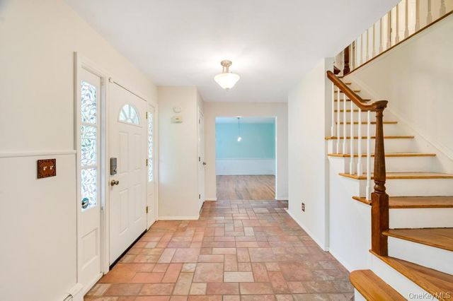 30 Fort Hill Road, Huntington, NY 11743