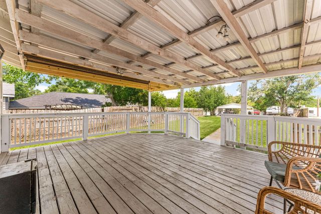 415 N Baron Street, Bellville, TX 77418