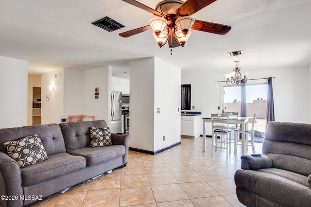 247 W Placita Casas Bonitas, Tucson, AZ 85706