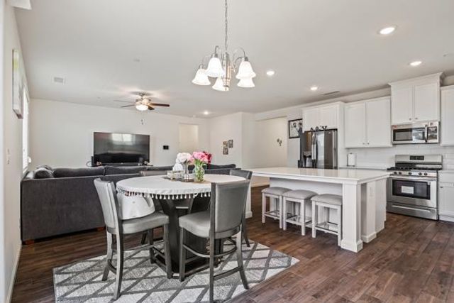 6552 E Huffman Avenue, Fresno, CA 93727