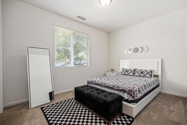 6552 E Huffman Avenue, Fresno, CA 93727