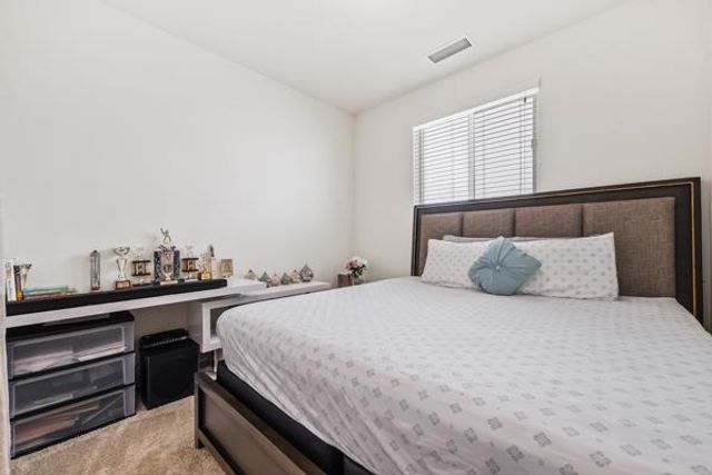 6552 E Huffman Avenue, Fresno, CA 93727