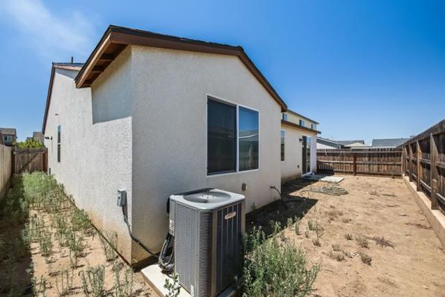 6552 E Huffman Avenue, Fresno, CA 93727