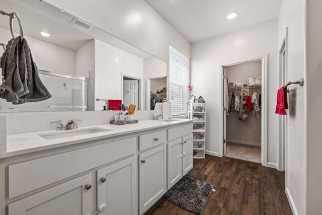 6552 E Huffman Avenue, Fresno, CA 93727