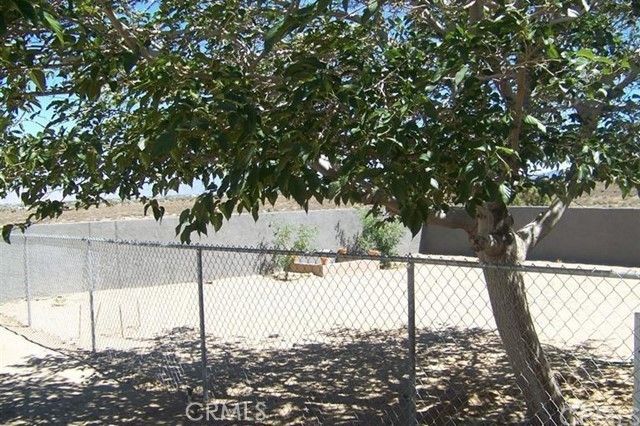 9548 White Road, Phelan, CA 92371