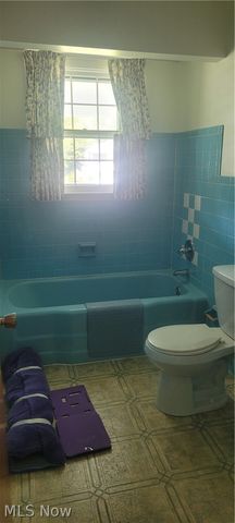 6359 Balsam Drive, Amherst, OH 44001