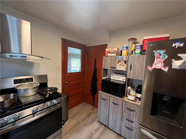 1424 Senior Dr, Baldwin Boro, PA 15227
