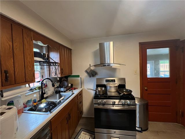 1424 Senior Dr, Baldwin Boro, PA 15227