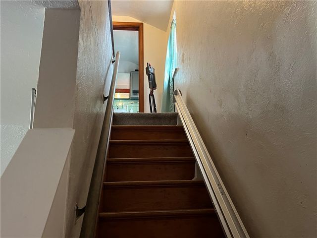 1424 Senior Dr, Baldwin Boro, PA 15227