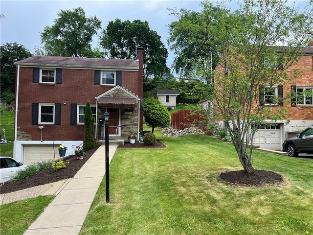 1424 Senior Dr, Baldwin Boro, PA 15227