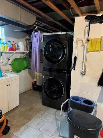 1424 Senior Dr, Baldwin Boro, PA 15227