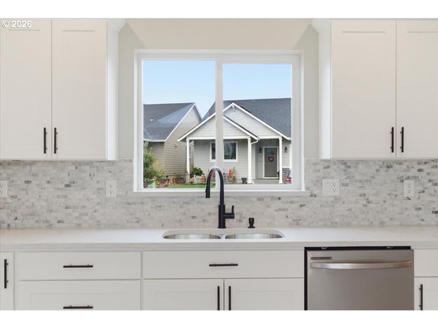 1453 45TH Ave, Sweet Home, OR 97386