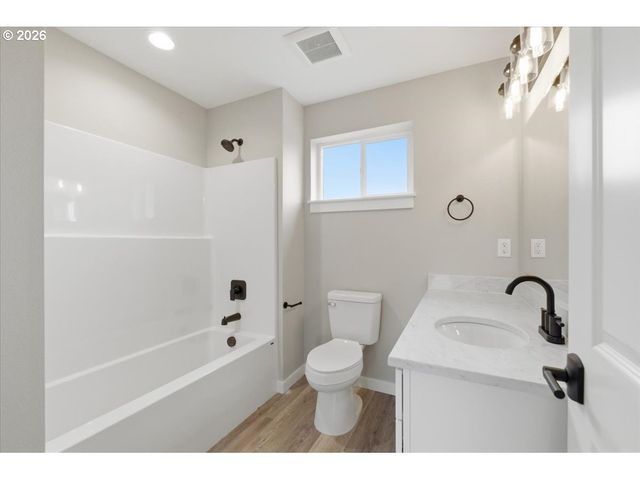 1453 45TH Ave, Sweet Home, OR 97386