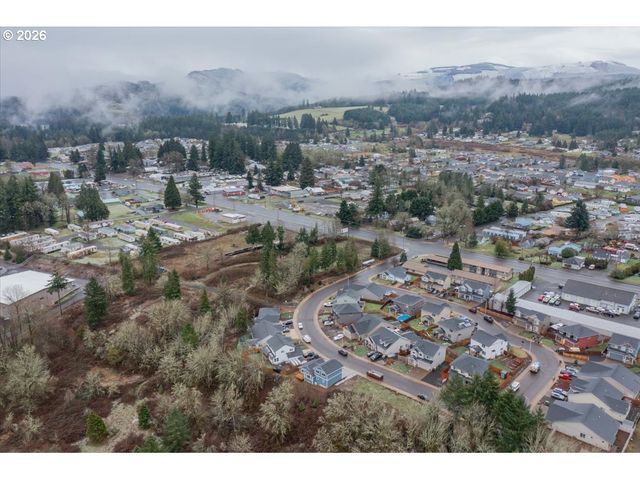 1453 45TH Ave, Sweet Home, OR 97386