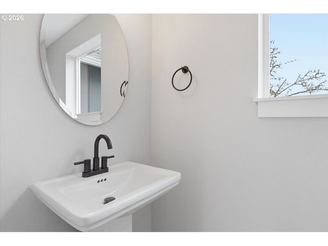 1453 45TH Ave, Sweet Home, OR 97386