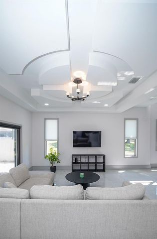 3201 W NASSAU STREET, Tampa, FL 33607