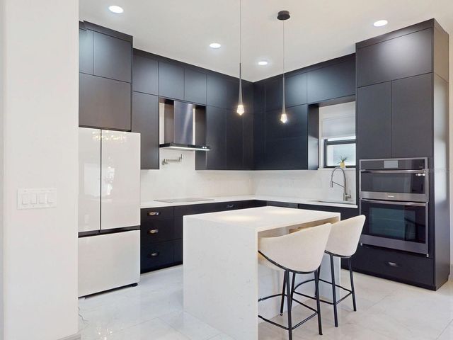 3201 W NASSAU STREET, Tampa, FL 33607