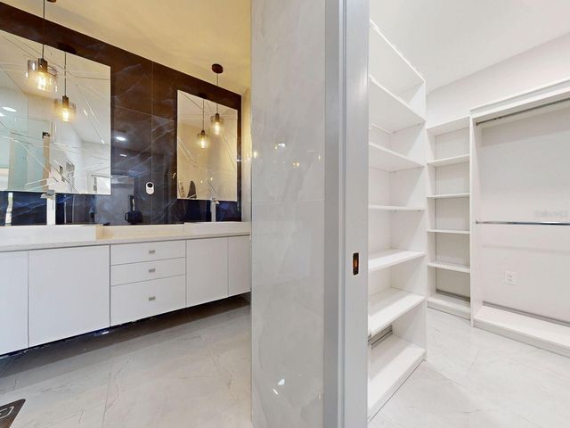 3201 W NASSAU STREET, Tampa, FL 33607