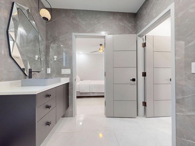 3201 W NASSAU STREET, Tampa, FL 33607