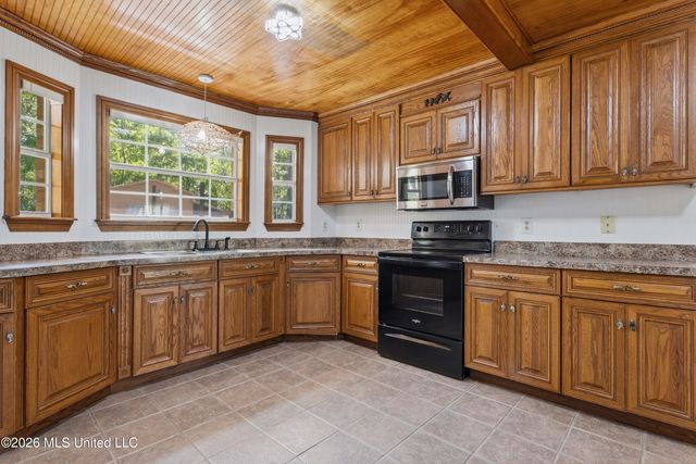 7090 Meadow Dale Street, Bay Saint Louis, MS 39520