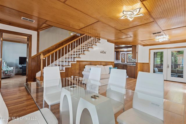 7090 Meadow Dale Street, Bay Saint Louis, MS 39520