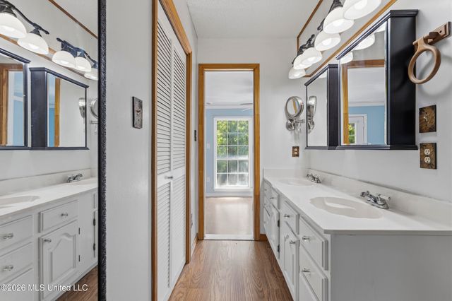 7090 Meadow Dale Street, Bay Saint Louis, MS 39520