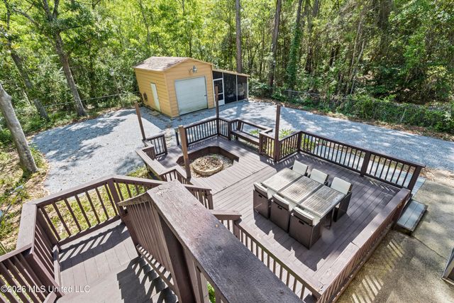 7090 Meadow Dale Street, Bay Saint Louis, MS 39520