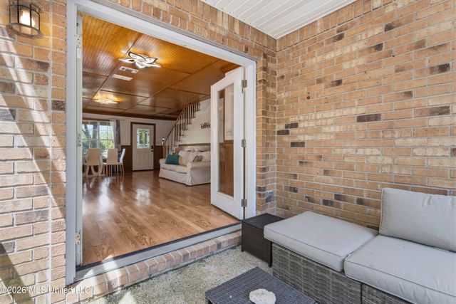 7090 Meadow Dale Street, Bay Saint Louis, MS 39520