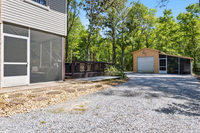 7090 Meadow Dale Street, Bay Saint Louis, MS 39520
