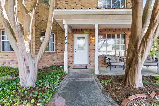 7090 Meadow Dale Street, Bay Saint Louis, MS 39520