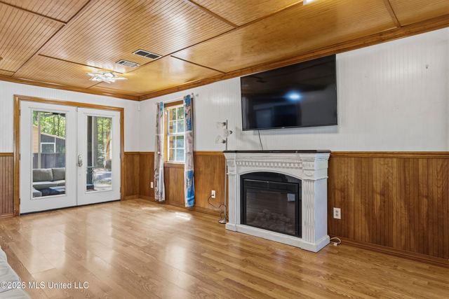 7090 Meadow Dale Street, Bay Saint Louis, MS 39520