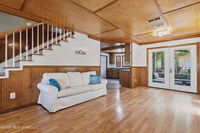 7090 Meadow Dale Street, Bay Saint Louis, MS 39520