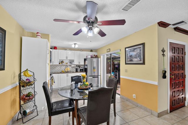1610 Forest Lakes Circle B, West Palm Beach, FL 33406